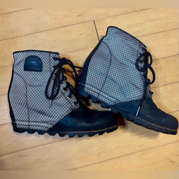 Sorel Wedge Bootie Women’s Size 10 Black Silver Canvas Black Leather Waterproof - Picture 1 of 7